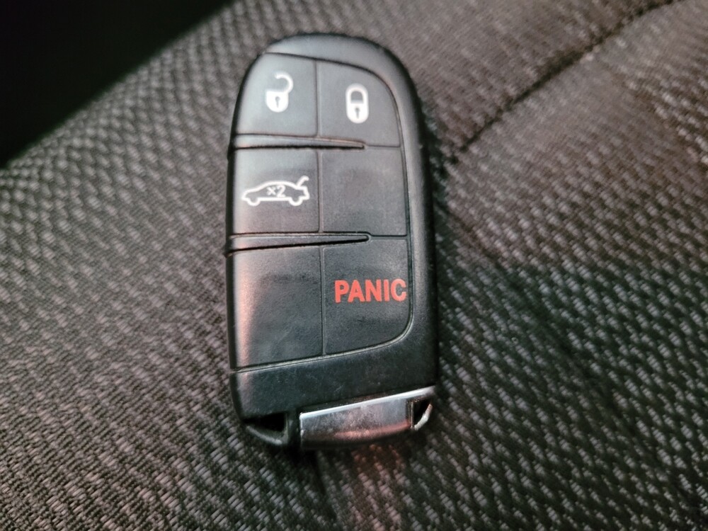 2016 Chrysler 200 in Montclair, CA 91763 - 18083849 32