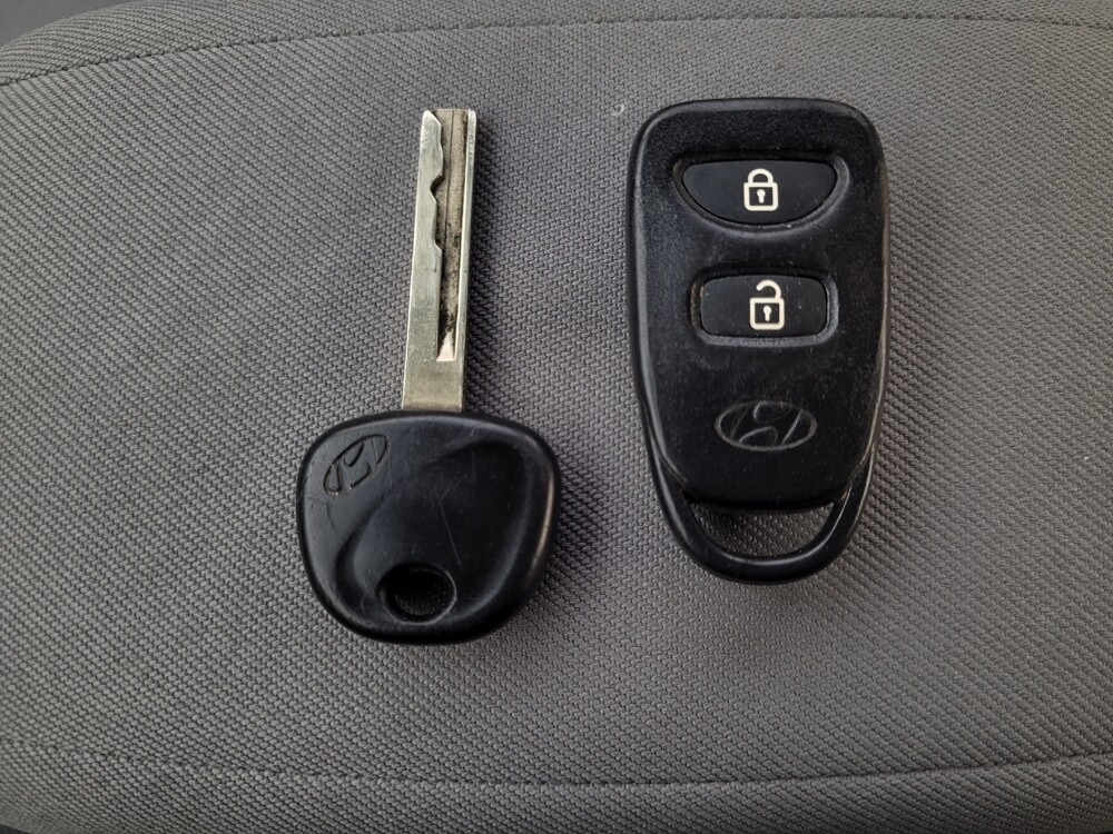 2017 Hyundai Accent in Union City, GA 30291 - 18083851 32