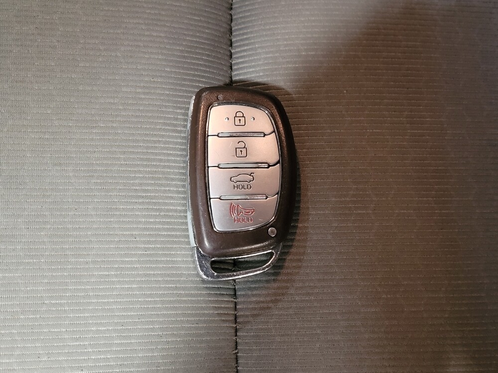 2018 Hyundai Elantra in West Palm Beach, FL 33409 - 18083855 32