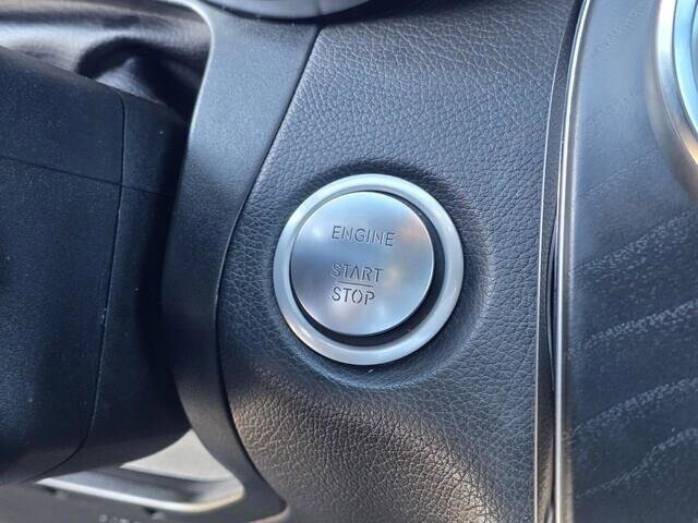 2018 Mercedes-Benz GLC 300 in Mesa, AZ 85212 - 18083886 23