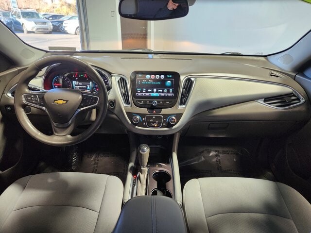 2018 Chevrolet Malibu in Cinnaminson, NJ 08077 - 18083891 15