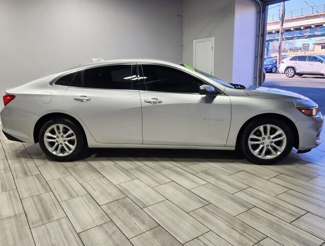 2018 Chevrolet Malibu in Cinnaminson, NJ 08077 - 18083891 6