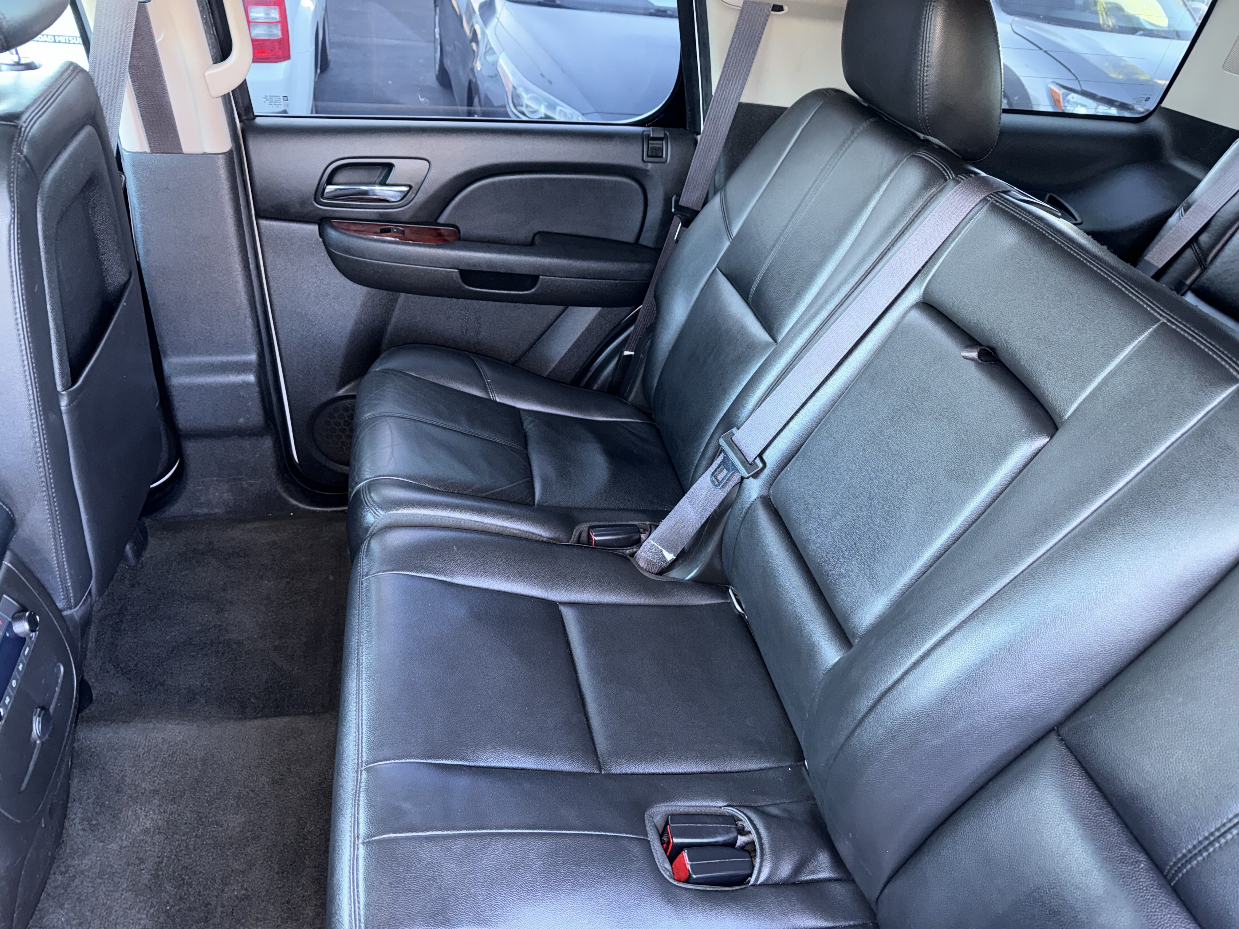 2013 Chevrolet Tahoe in Phoenix, AZ 85022 - 18083910 8