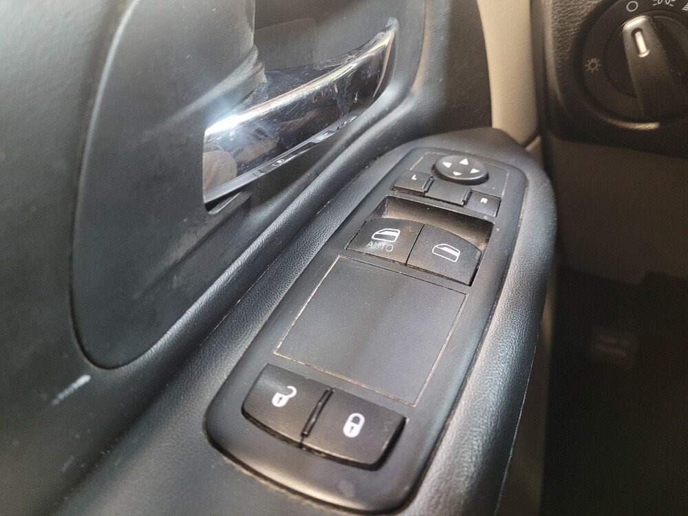 2015 Dodge Grand Caravan in Riverside, CA 92504 - 18083917 27