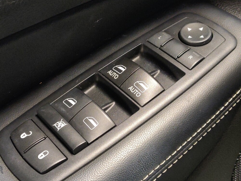 2017 Jeep Grand Cherokee in Houston, TX 77074 - 18083982 27