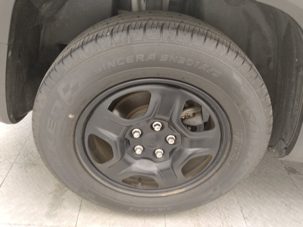 2019 Jeep Renegade in Fayetteville, NC 28304 - 18084006 30