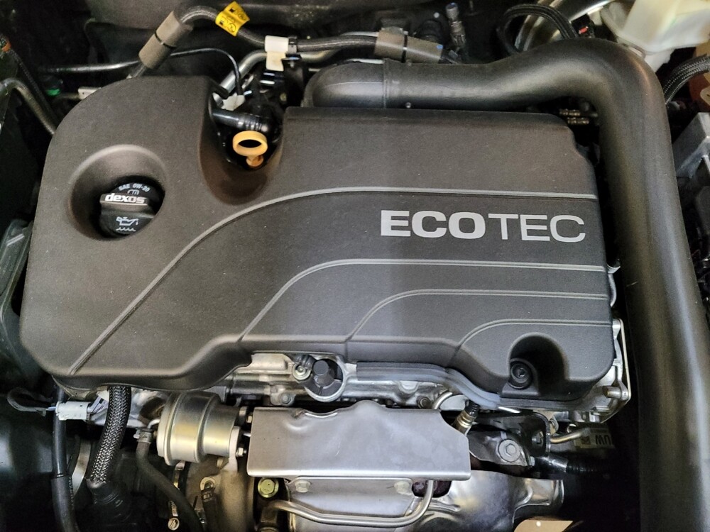 2020 Chevrolet Equinox in Greenville, SC 29607 - 18084014 30