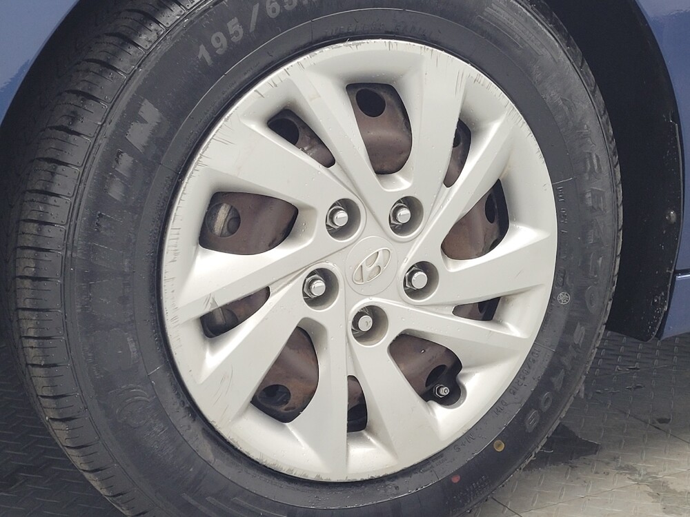 2019 Hyundai Elantra in Madison, TN 37115 - 18084022 31