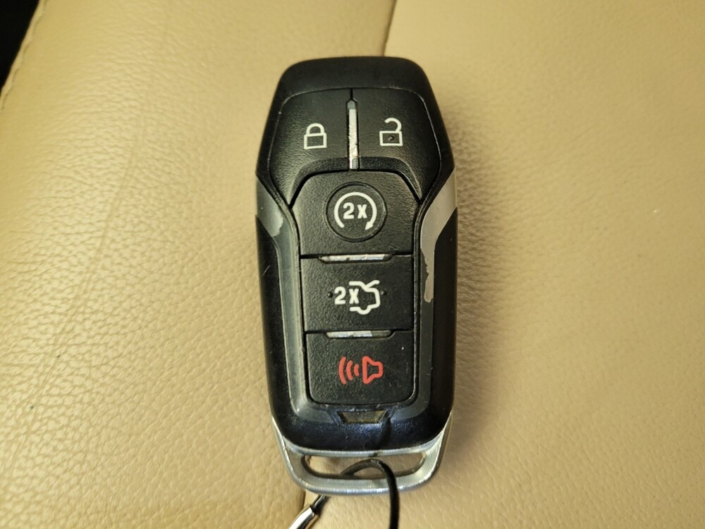 2017 Ford Explorer in Maple Heights, OH 44137 - 18084036 32