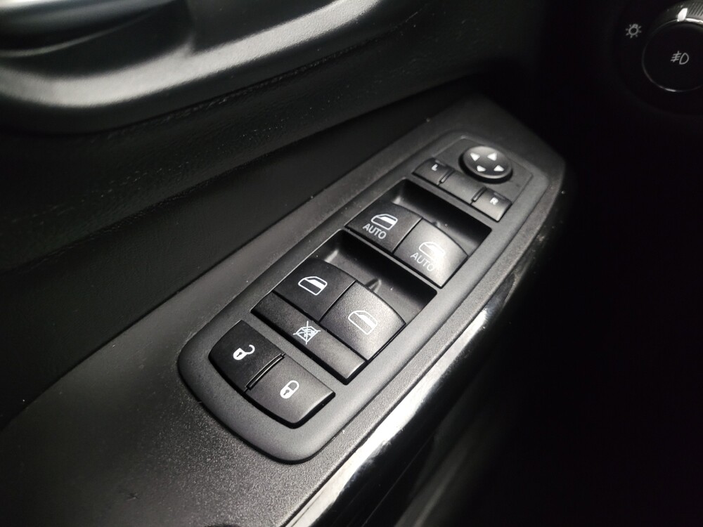 2020 Jeep Cherokee in Maple Heights, OH 44137 - 18084040 27