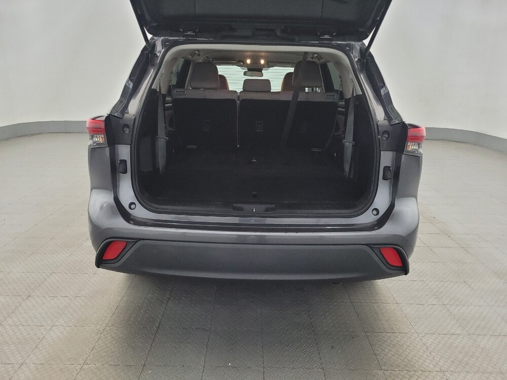 2020 Toyota Highlander in New Castle, DE 19720 - 18084065 29