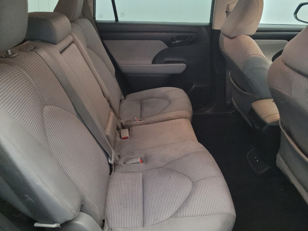 2020 Toyota Highlander in New Castle, DE 19720 - 18084065 19