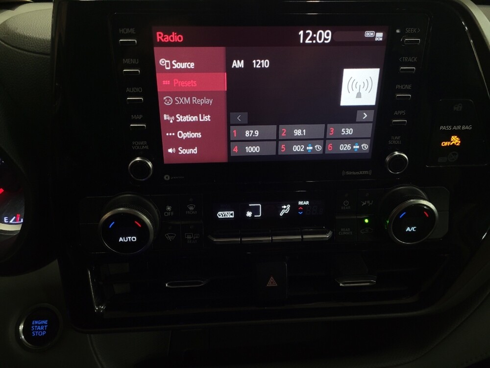 2020 Toyota Highlander in New Castle, DE 19720 - 18084065 25