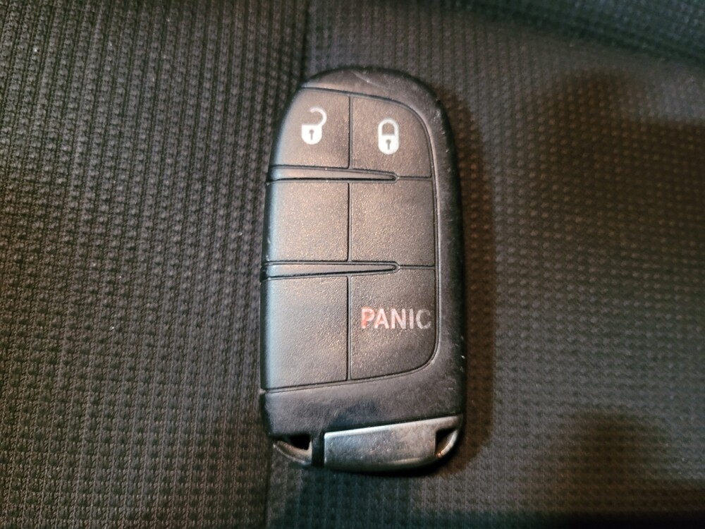 2017 Jeep Grand Cherokee in Pittsburgh, PA 15237 - 18084067 31