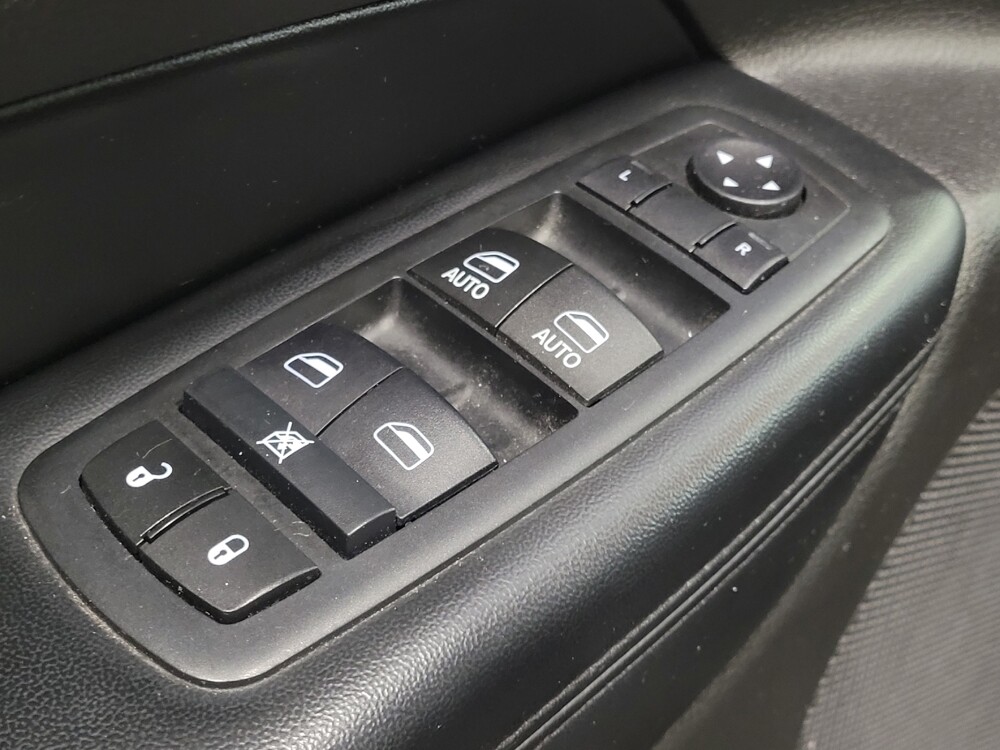 2017 Jeep Grand Cherokee in Pittsburgh, PA 15237 - 18084067 26