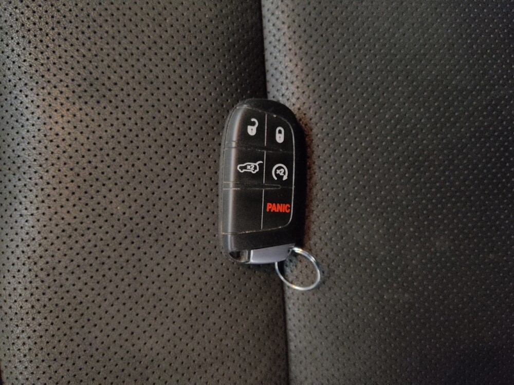 2021 Jeep Grand Cherokee in Wichita, KS 67207 - 18084093 32