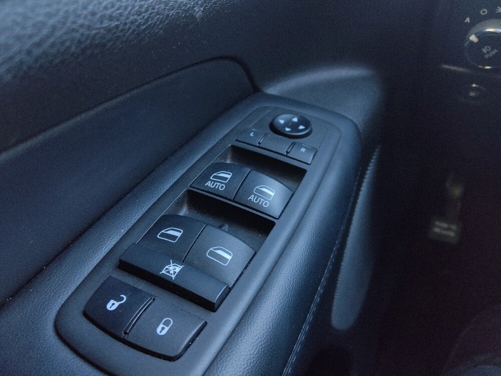 2021 Jeep Grand Cherokee in Wichita, KS 67207 - 18084093 27