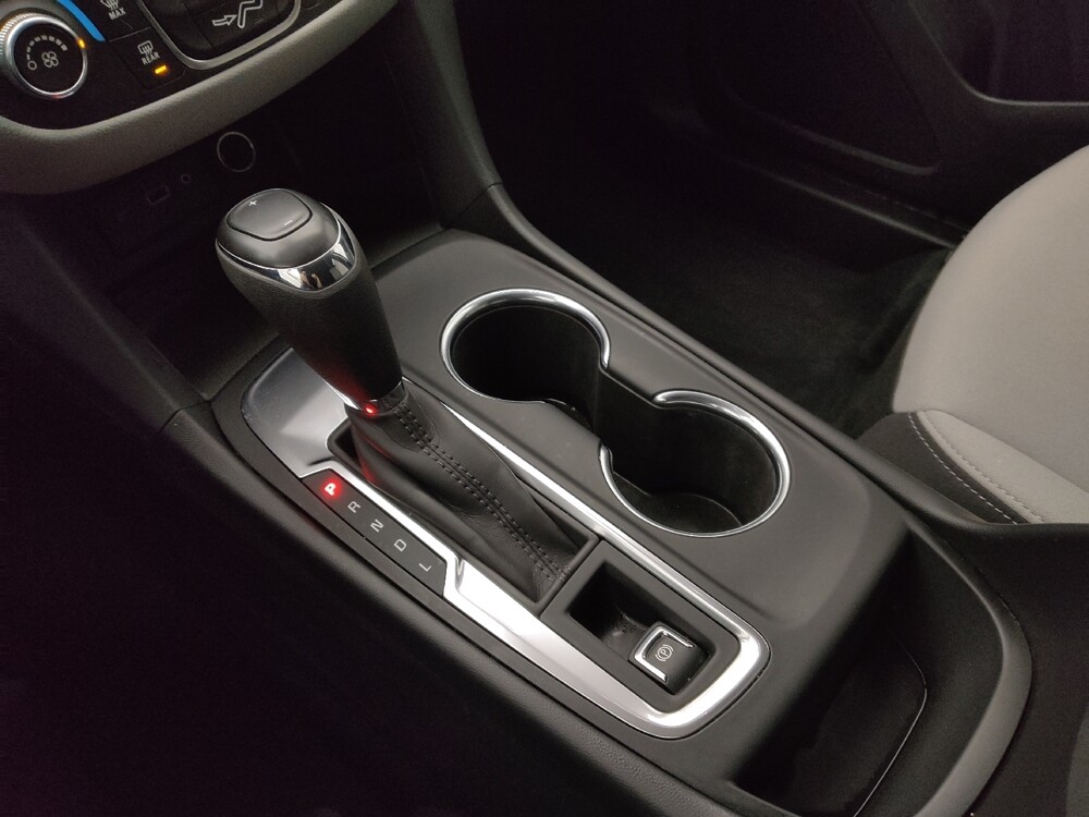 2020 Chevrolet Equinox in Topeka, KS 66611 - 18084098 26