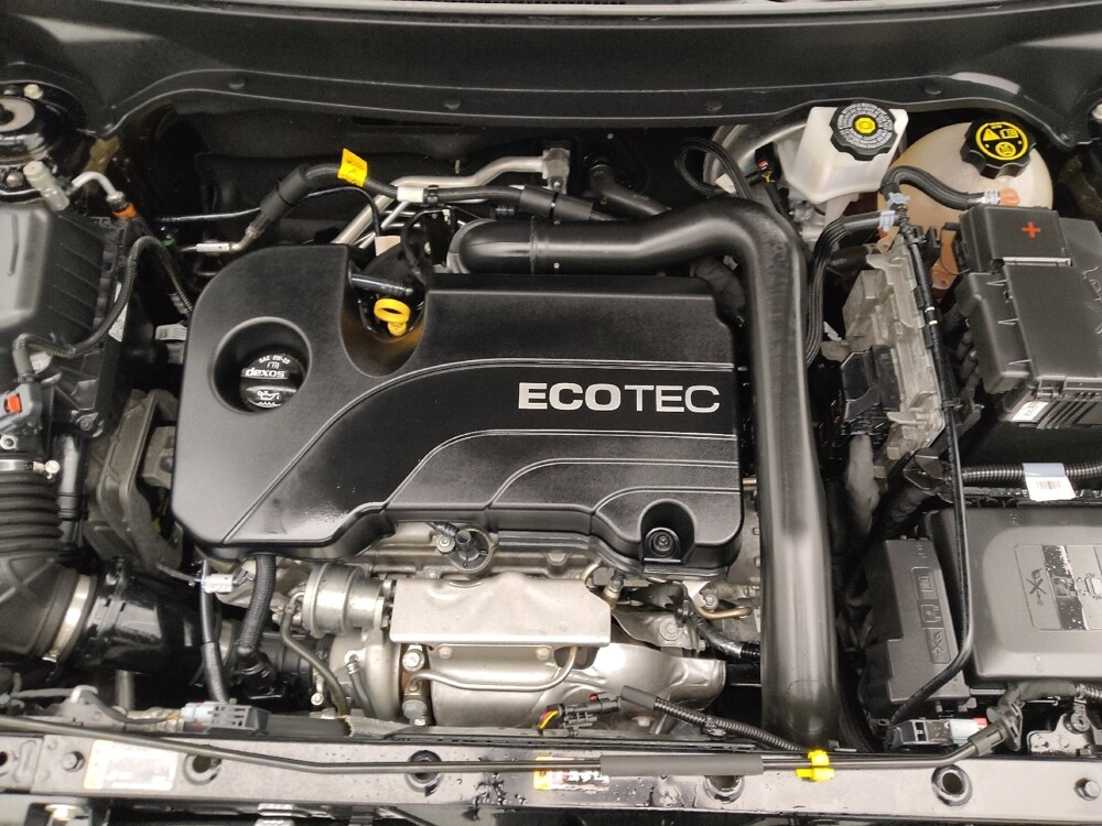 2020 Chevrolet Equinox in Topeka, KS 66611 - 18084098 30