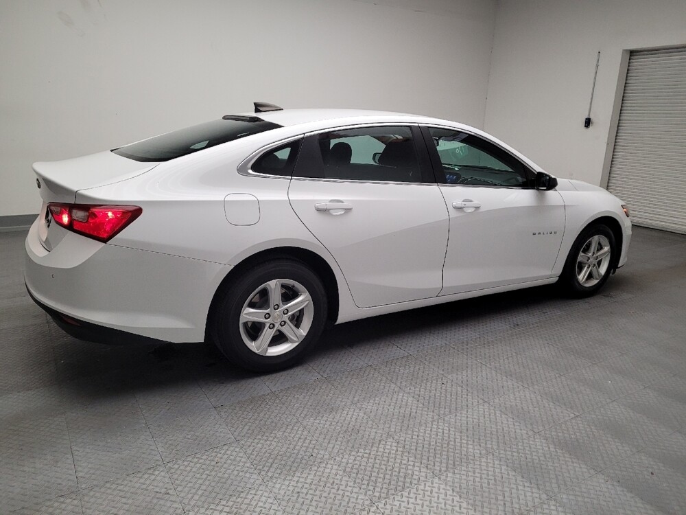 2021 Chevrolet Malibu in Montclair, CA 91763 - 18084107 10