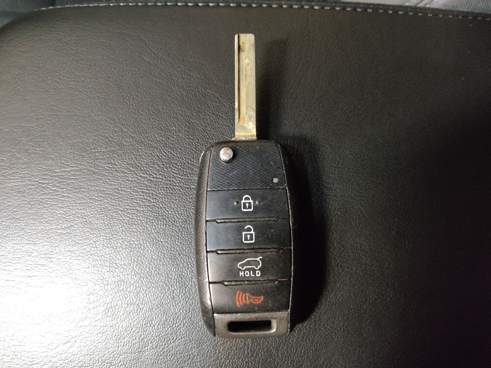 2016 Kia Sorento in Stone Mountain, GA 30083 - 18084112 32