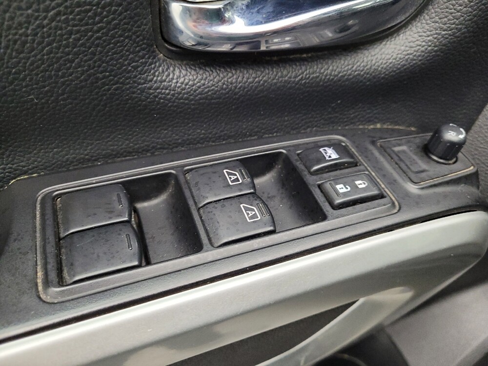 2018 Nissan Titan in Wilmington, NC 28405 - 18084125 27