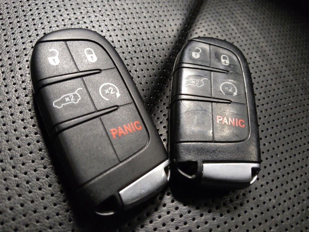 2015 Jeep Grand Cherokee in Mesa, AZ 85210 - 18084131 32