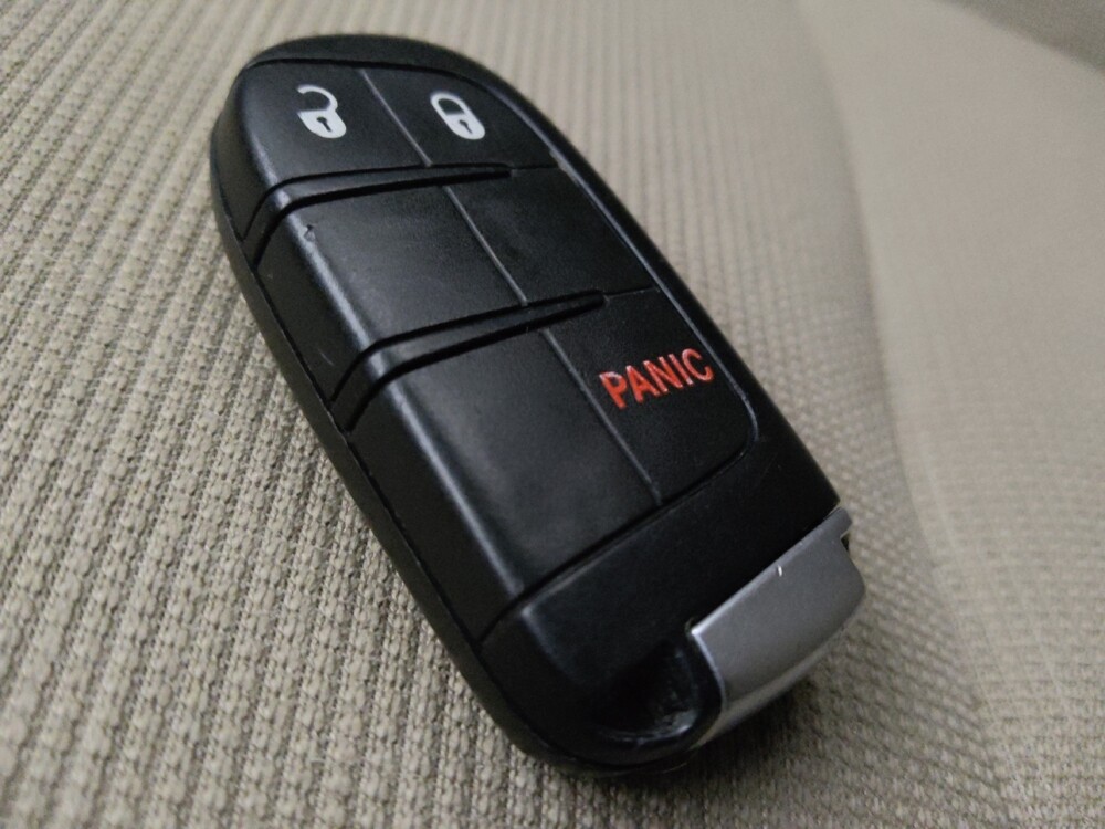 2016 Jeep Grand Cherokee in Mesa, AZ 85210 - 18084134 32