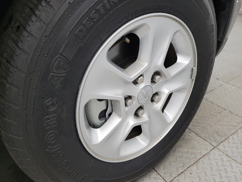 2016 Jeep Grand Cherokee in Mesa, AZ 85210 - 18084134 31