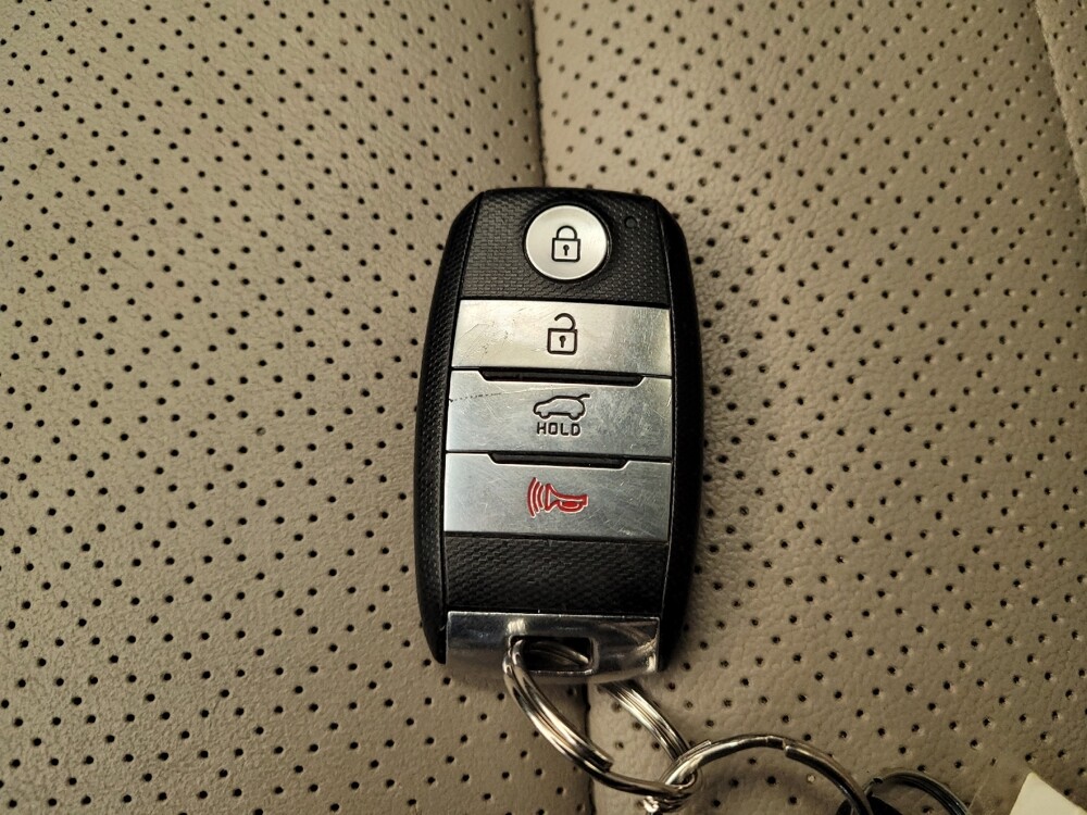 2017 Kia Sorento in Lexington, KY 40509 - 18084154 32