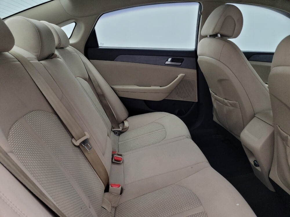 2017 Hyundai Sonata in Tampa, FL 33619 - 18084158 19