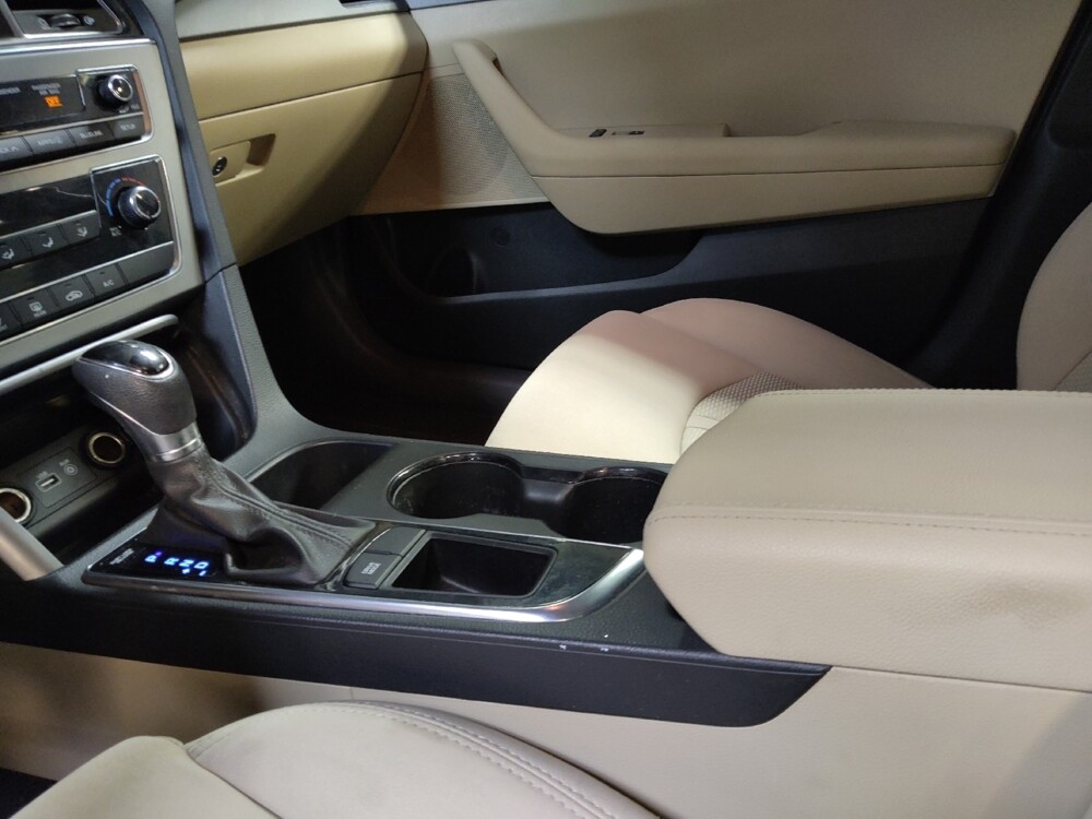 2017 Hyundai Sonata in Tampa, FL 33619 - 18084158 26