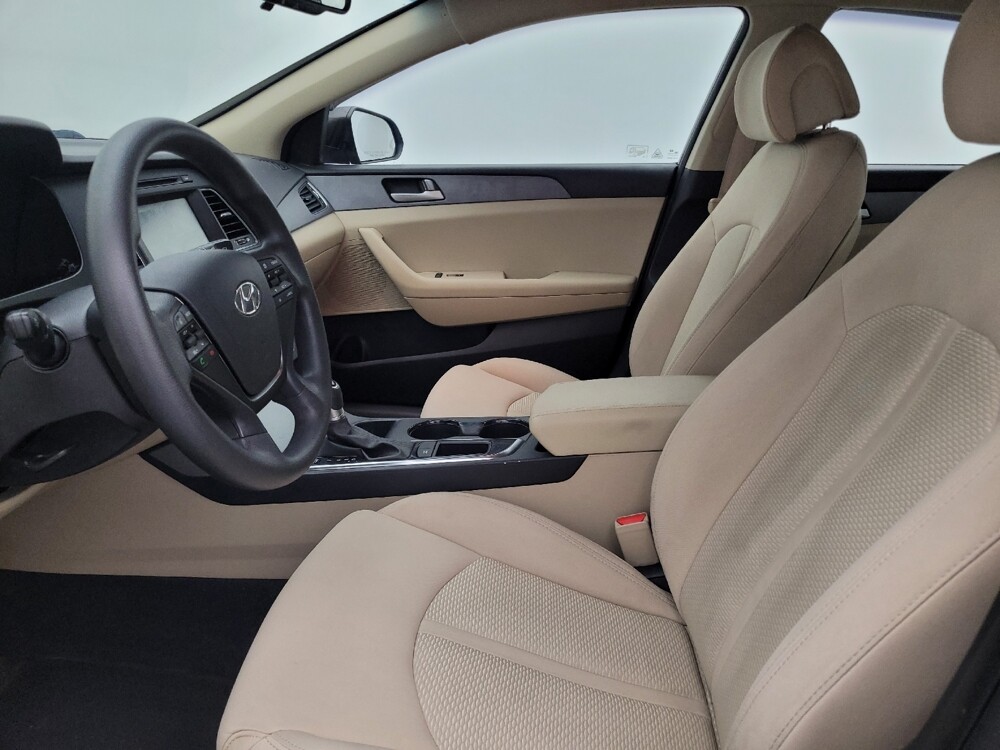 2017 Hyundai Sonata in Tampa, FL 33619 - 18084158 17