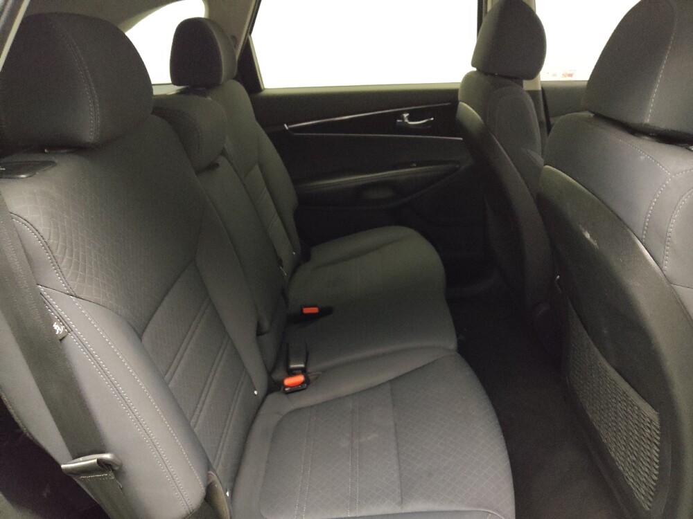2018 Kia Sorento in Marietta, GA 30062 - 18084196 19