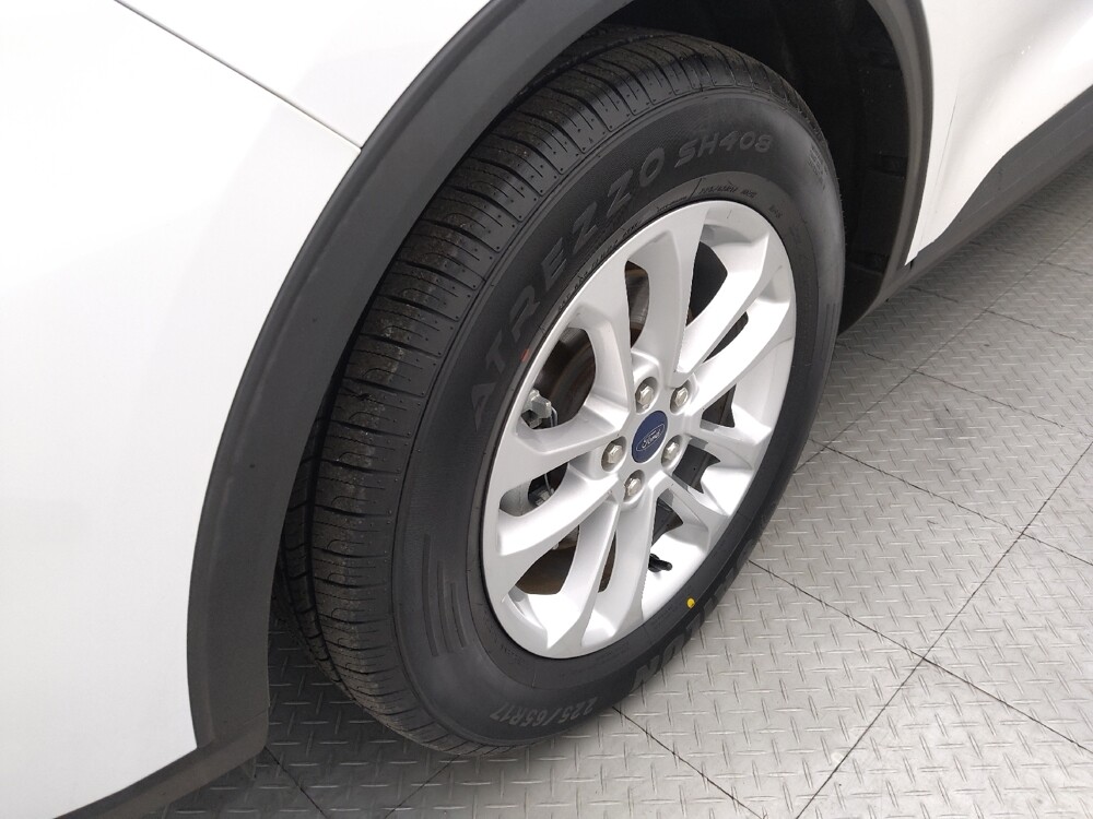 2020 Ford Escape in Wichita, KS 67207 - 18084198 31