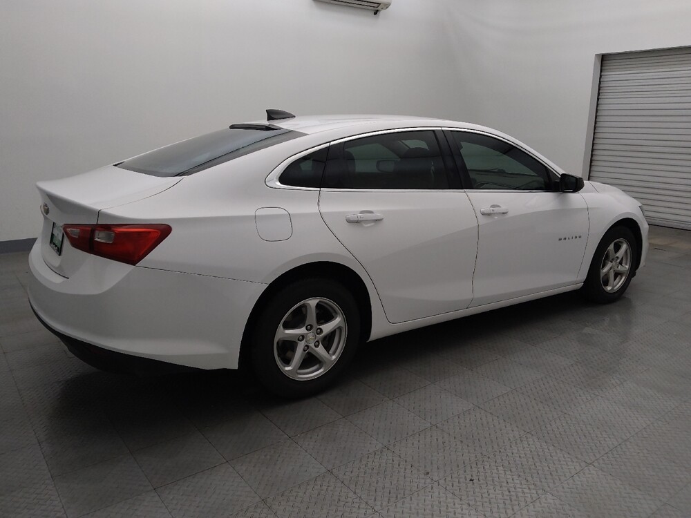 2018 Chevrolet Malibu in Houston, TX 77074 - 18084226 10