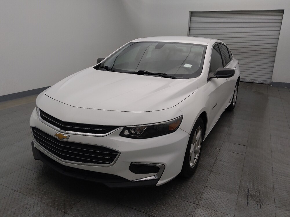 2018 Chevrolet Malibu in Houston, TX 77074 - 18084226 15