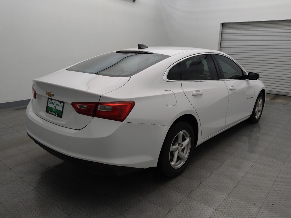 2018 Chevrolet Malibu in Houston, TX 77074 - 18084226 9
