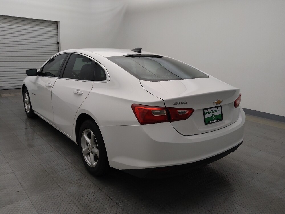 2018 Chevrolet Malibu in Houston, TX 77074 - 18084226 5