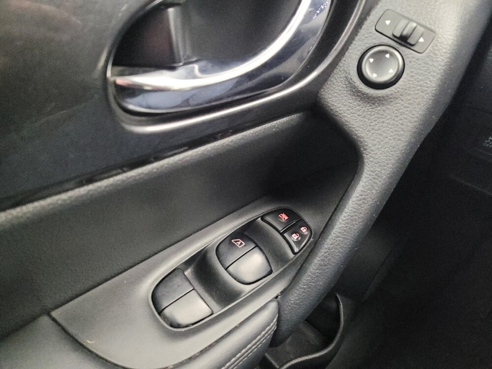 2018 Nissan Rogue in Maple Heights, OH 44137 - 18084241 27