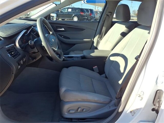 2015 Chevrolet Impala in Troy, IL 62294-1376 - 18084282 22