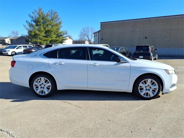 2015 Chevrolet Impala in Troy, IL 62294-1376 - 18084282 27