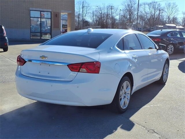 2015 Chevrolet Impala in Troy, IL 62294-1376 - 18084282 26