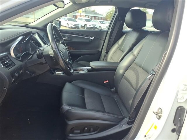 2014 Chevrolet Impala in Troy, IL 62294-1376 - 18084283 23