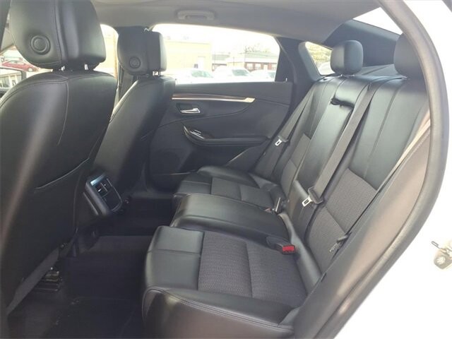 2014 Chevrolet Impala in Troy, IL 62294-1376 - 18084283 24