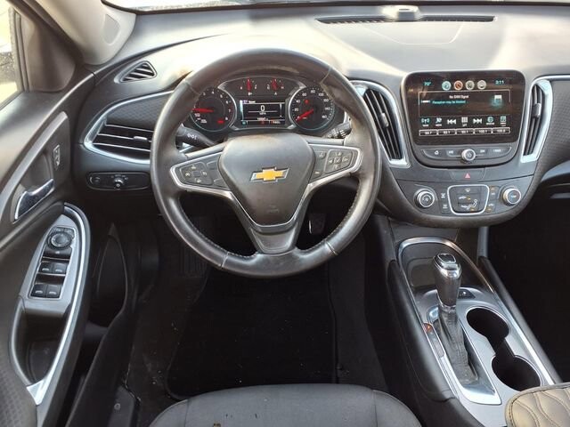 2018 Chevrolet Malibu in Troy, IL 62294-1376 - 18084284 3