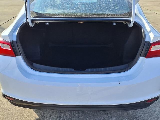 2018 Chevrolet Malibu in Troy, IL 62294-1376 - 18084284 23