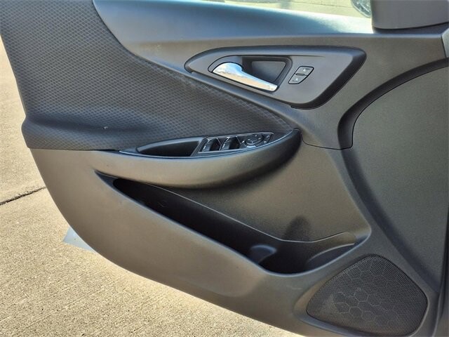 2018 Chevrolet Malibu in Troy, IL 62294-1376 - 18084284 44