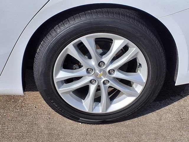 2018 Chevrolet Malibu in Troy, IL 62294-1376 - 18084284 20