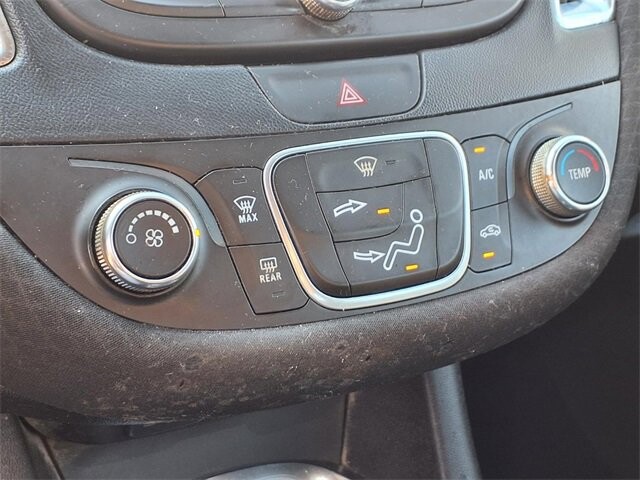 2018 Chevrolet Malibu in Troy, IL 62294-1376 - 18084284 35